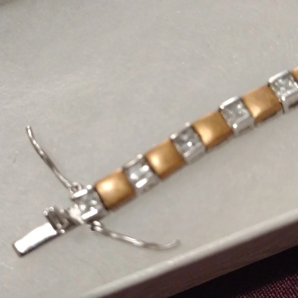 Lovely 7" bracelet - silver with gold tone finish & clear glass stones - Picture 2 of 5